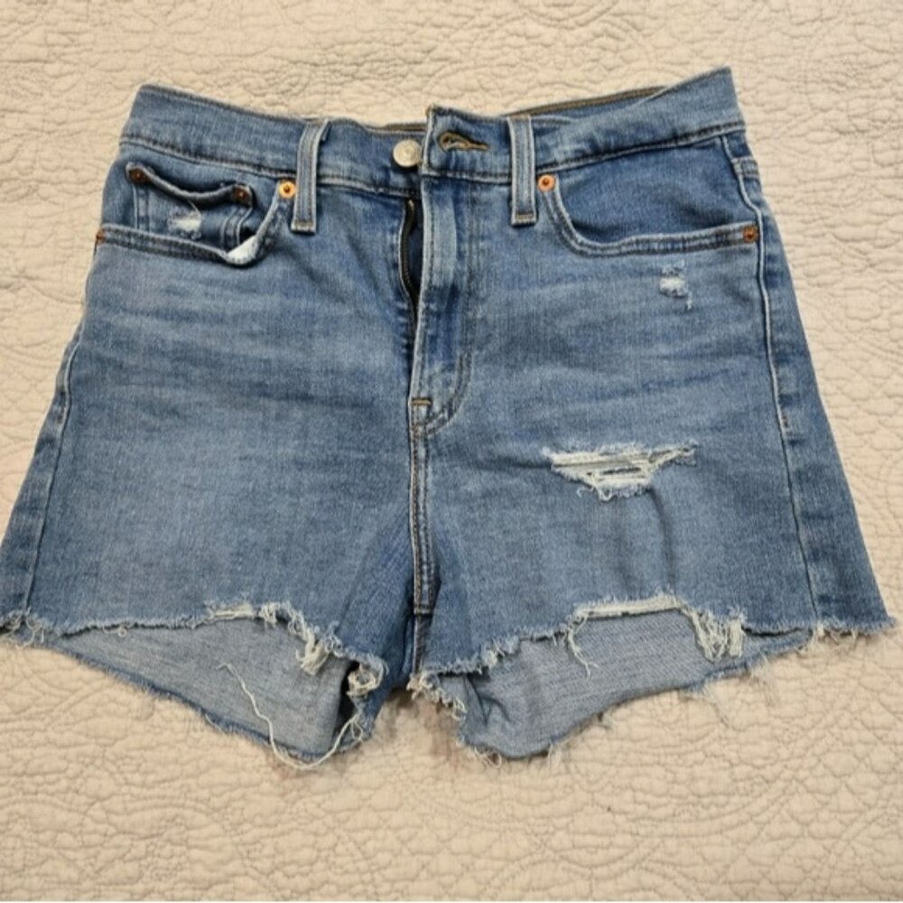 Levis High Rise Womens Shorts Size 28